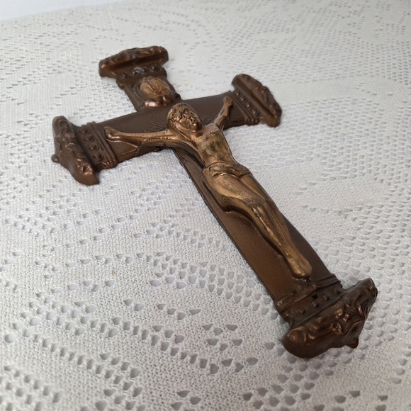 Vintage Copper Metal Crucifix Wall Decor Jesus Rosary Cross - Picture 4 of 12